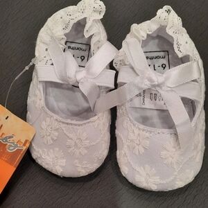 Baby Girl White Lace Baby Shoes Soft Sole Cloth 6-12 Months NWT